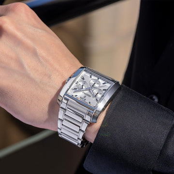 Αντρικό ρολόι Festina On The Square F20635/1 χρονογράφος, με ασημί ατσάλινο μπρασελέ και άσπρο καντραν, τζαμάκι από ορυκτο κρύσταλλο, μηχανισμό μπαταρίας και τετράγωνο σχήμα διάστασης 29mm, αδιάβροχο στις 5ΑΤΜ-50Μ.